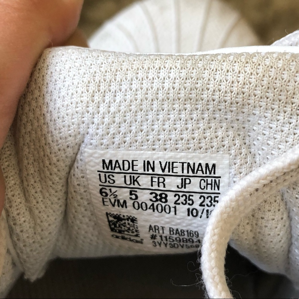 Adidas - Picture 3 of 6